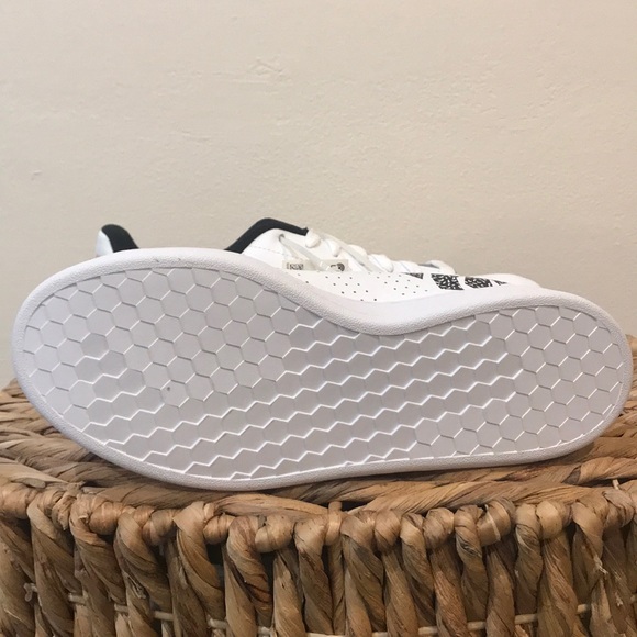 ADIDAS BRAND NEW sneakers with tag - Picture 6 of 8